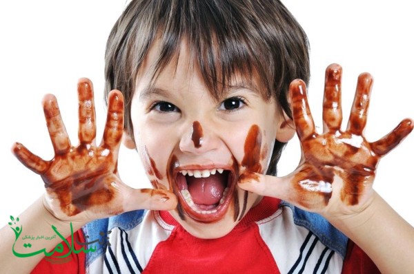 پاک کردن لکه شکلات و آبنبات پاک کردن لکه شکلات و آبنبات